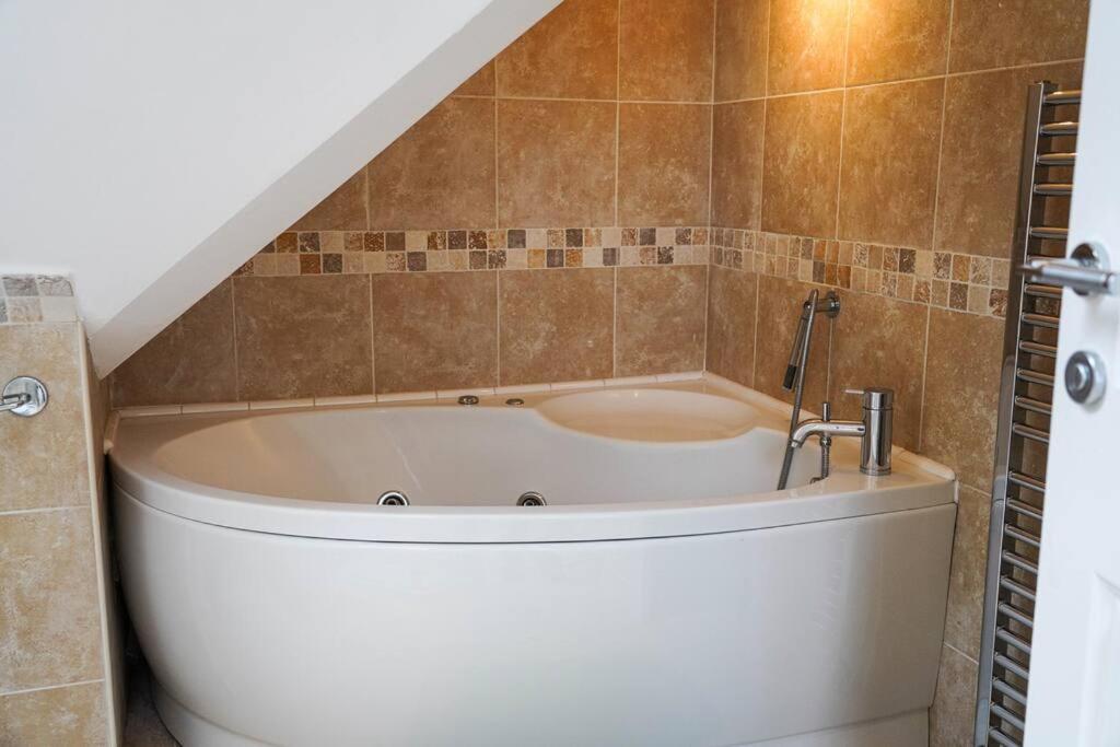 Large 4-Bed House For Up To 7 Guests W 2X Parking Villa Oxford Dış mekan fotoğraf