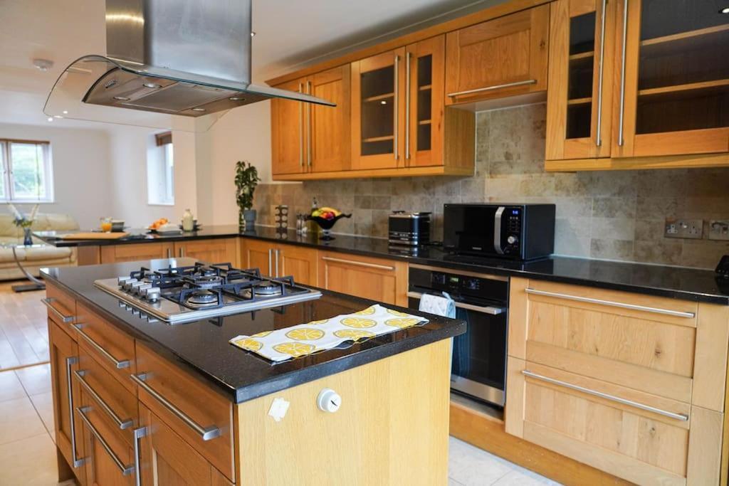 Large 4-Bed House For Up To 7 Guests W 2X Parking Villa Oxford Dış mekan fotoğraf