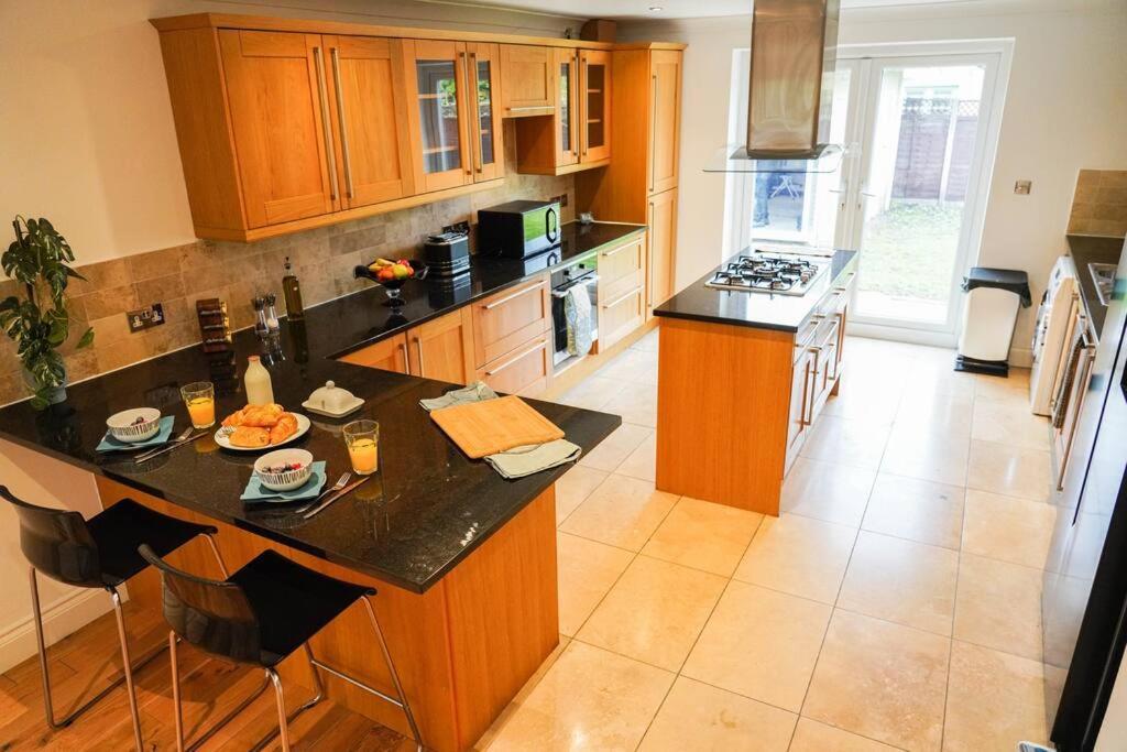 Large 4-Bed House For Up To 7 Guests W 2X Parking Villa Oxford Dış mekan fotoğraf