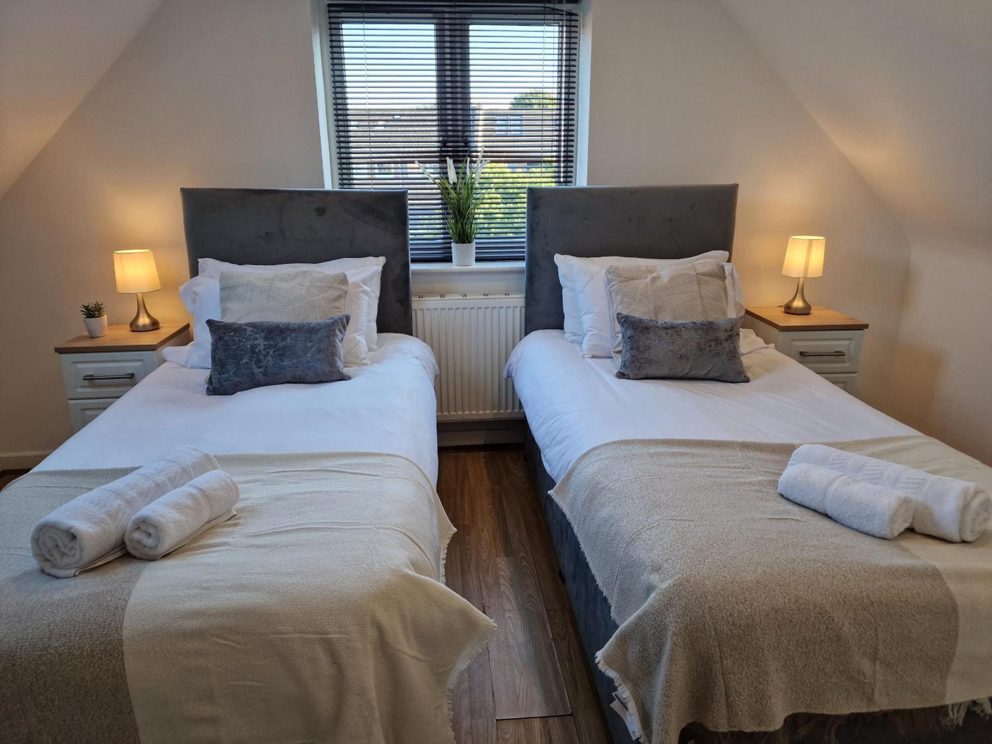 Large 4-Bed House For Up To 7 Guests W 2X Parking Villa Oxford Dış mekan fotoğraf